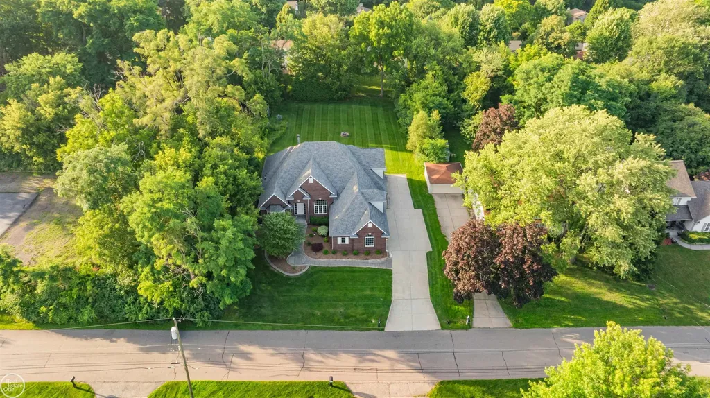 53 Evaline Drive Troy City MI 48085