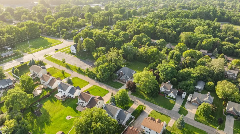 53 Evaline Drive Troy City MI 48085