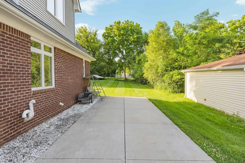 53 Evaline Drive Troy City MI 48085