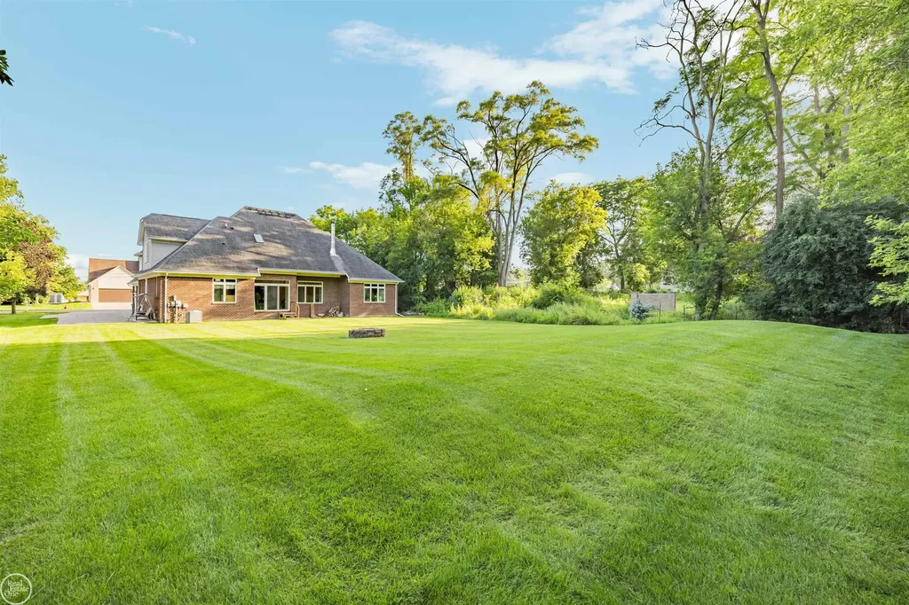 53 Evaline Drive Troy City MI 48085