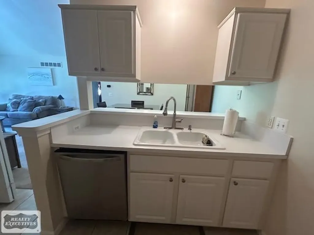 6146 Century Ct. Court Shelby Charter Township MI 48316