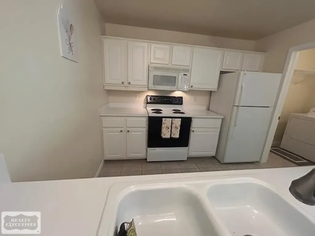 6146 Century Ct. Court Shelby Charter Township MI 48316