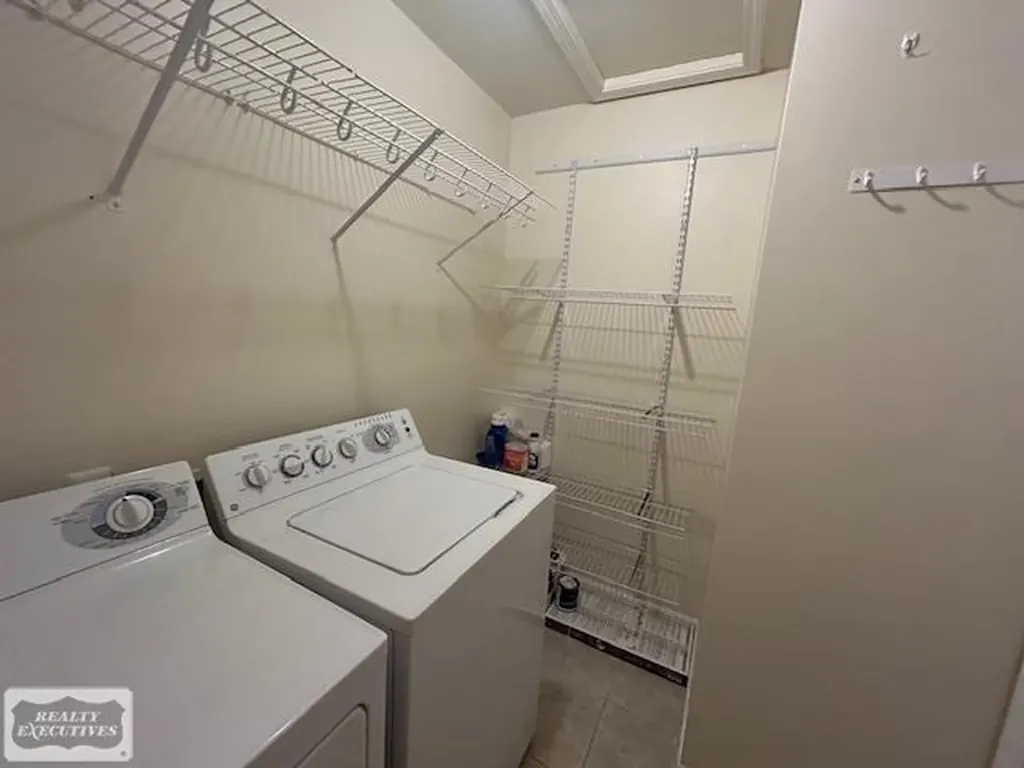 6146 Century Ct. Court Shelby Charter Township MI 48316