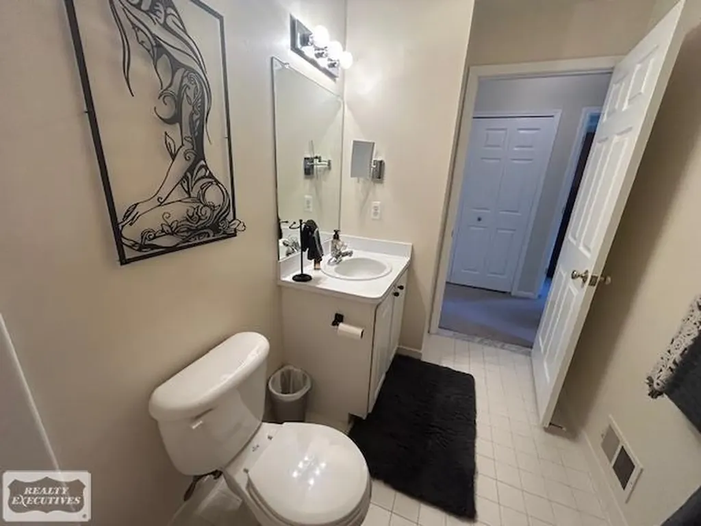 6146 Century Ct. Court Shelby Charter Township MI 48316