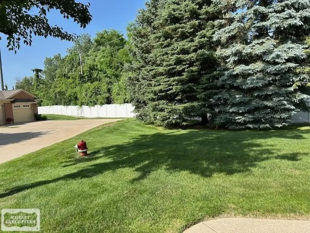 6146 Century Ct. Court Shelby Charter Township MI 48316