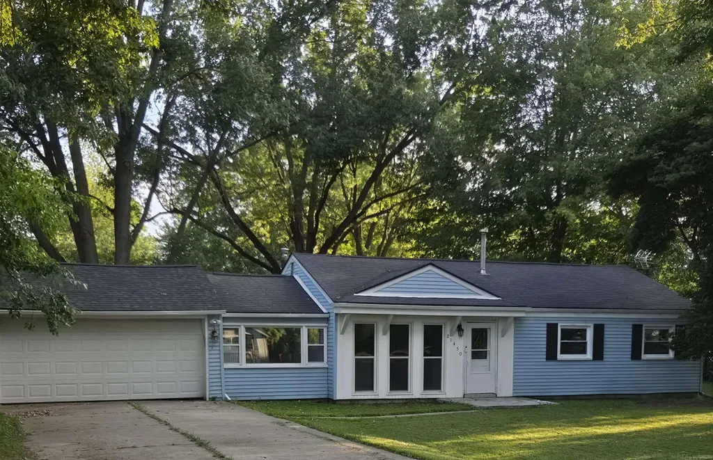 21450 Ulrich Street Clinton Charter Township MI 48036