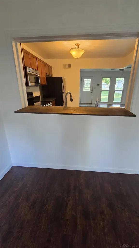 21450 Ulrich Street Clinton Charter Township MI 48036