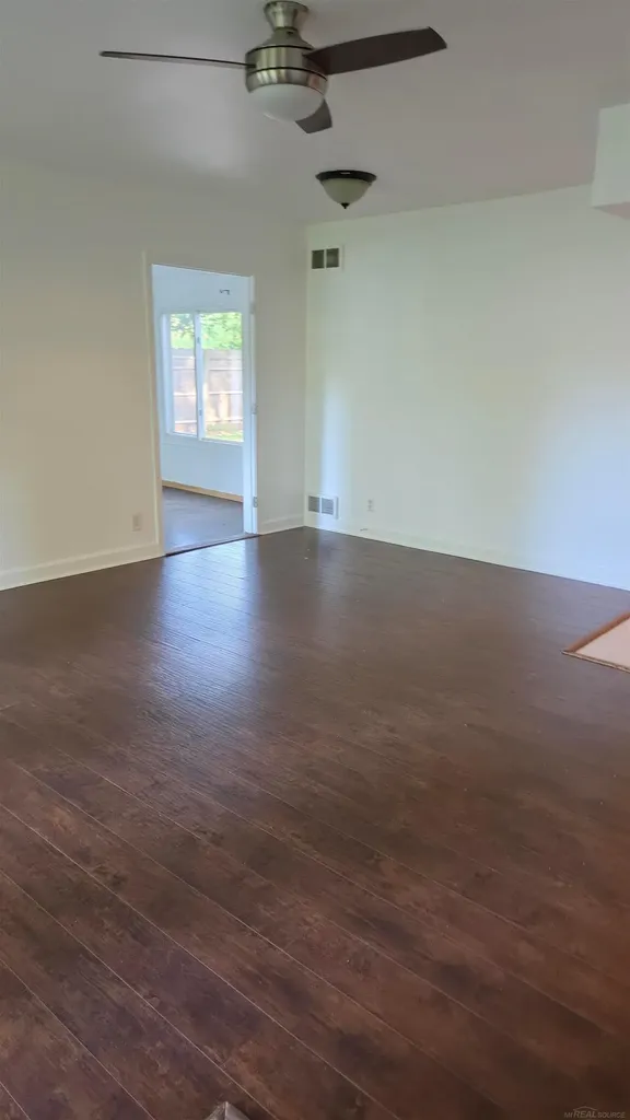 21450 Ulrich Street Clinton Charter Township MI 48036