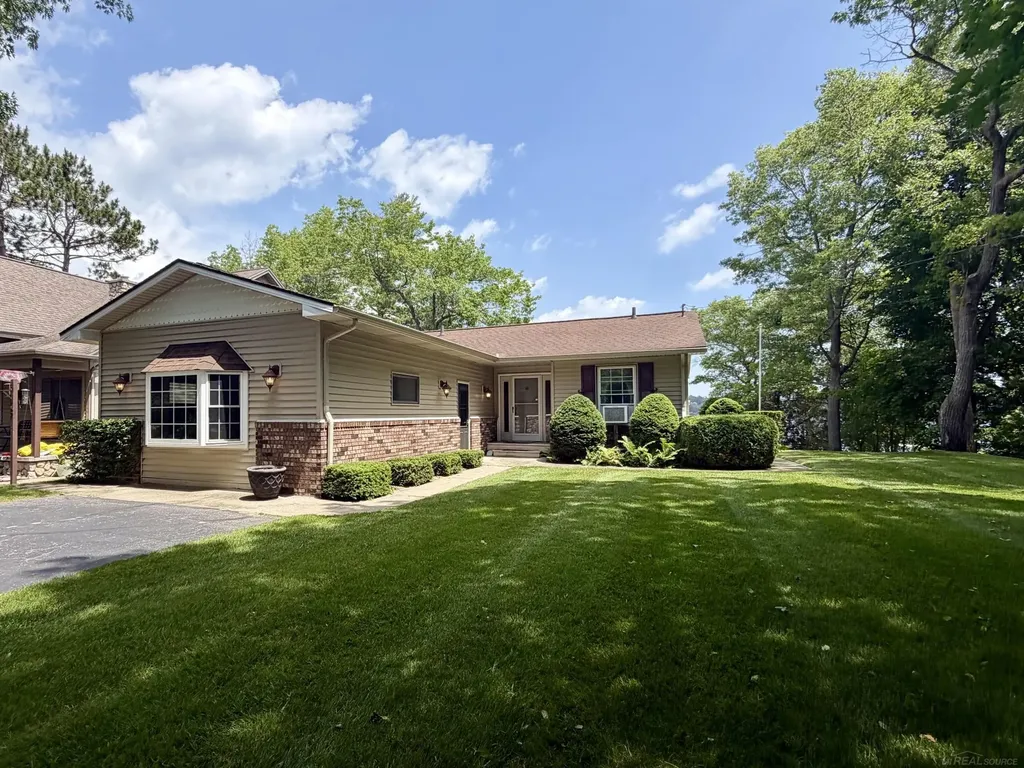 5972 Westshore Drive Oscoda Charter Township MI 48750