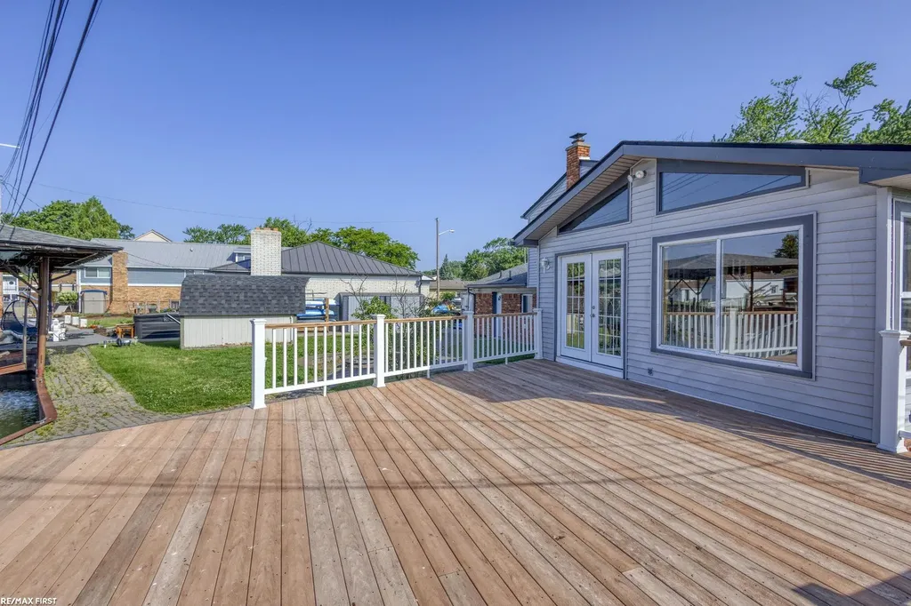 22770 Worthington Ct Court St. Clair Shores City MI 48081