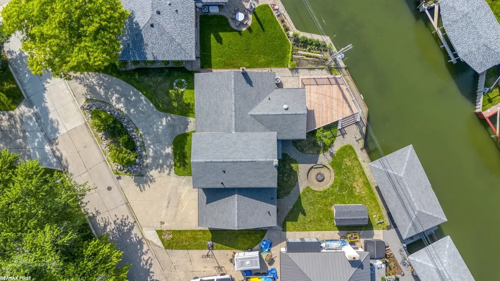 22770 Worthington Ct Court St. Clair Shores City MI 48081