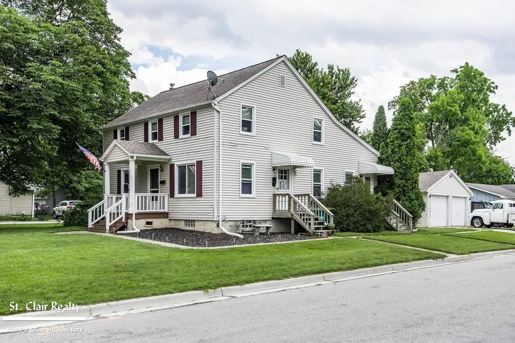 1017 Clinton Avenue St. Clair City MI 48079
