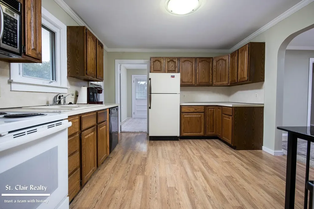1017 Clinton Avenue St. Clair City MI 48079