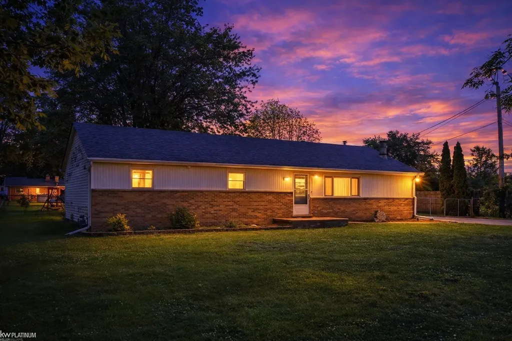 32159 Riverpoint Street Chesterfield Township MI 48047