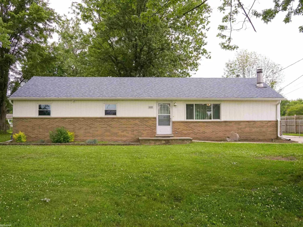 32159 Riverpoint Street Chesterfield Township MI 48047