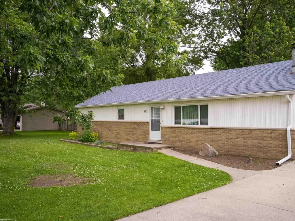 32159 Riverpoint Street Chesterfield Township MI 48047