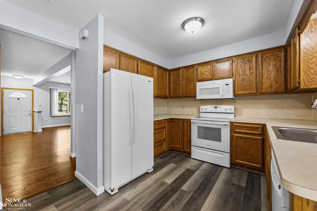13152 Iowa Drive Warren City MI 48088