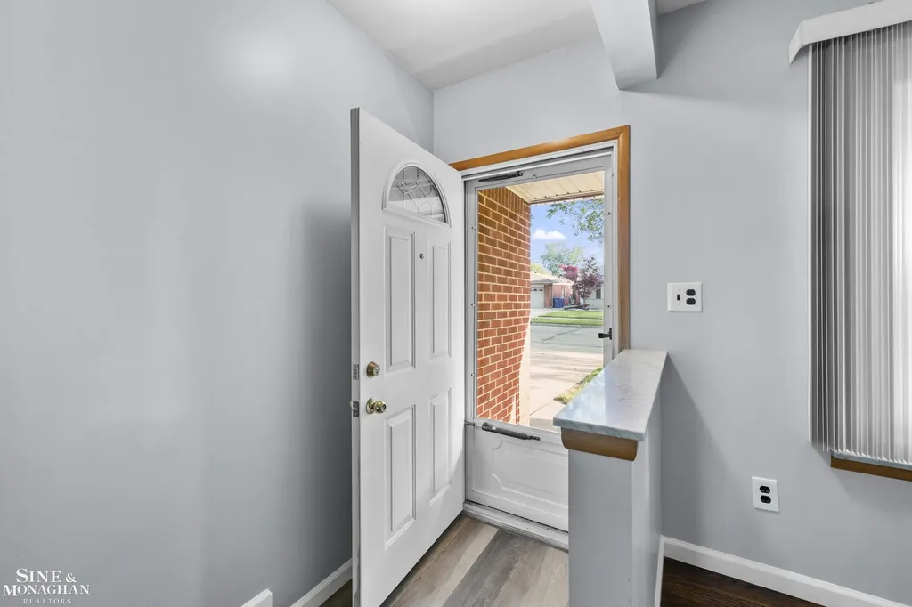 13152 Iowa Drive Warren City MI 48088