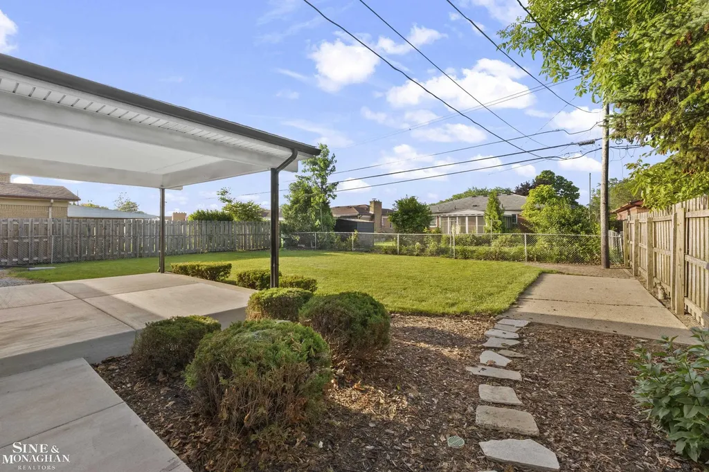 13152 Iowa Drive Warren City MI 48088