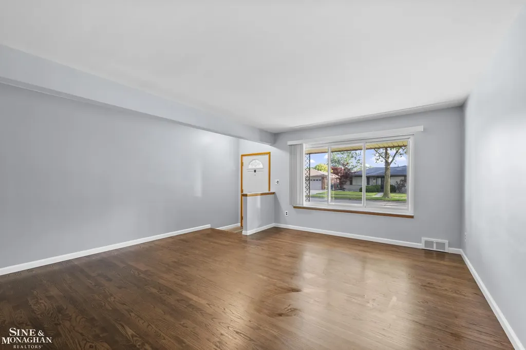 13152 Iowa Drive Warren City MI 48088