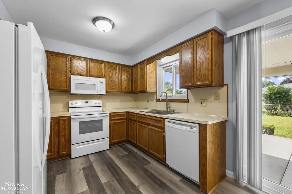 13152 Iowa Drive Warren City MI 48088