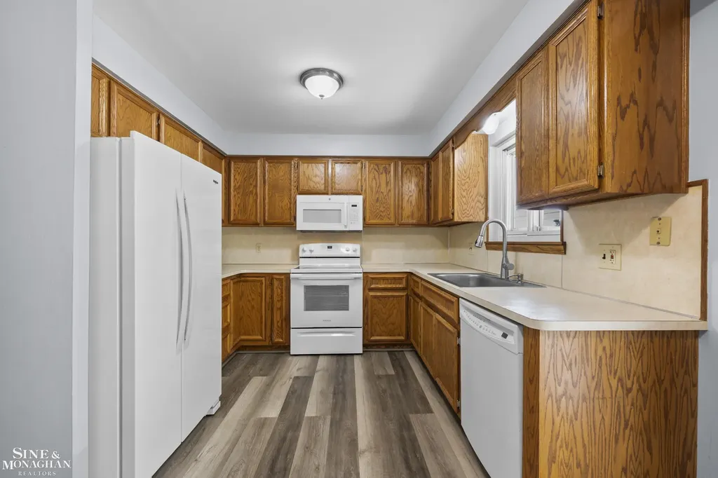 13152 Iowa Drive Warren City MI 48088