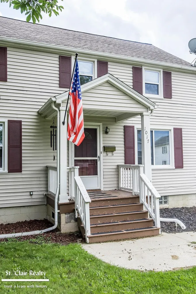 1017 Clinton Avenue St. Clair City MI 48079