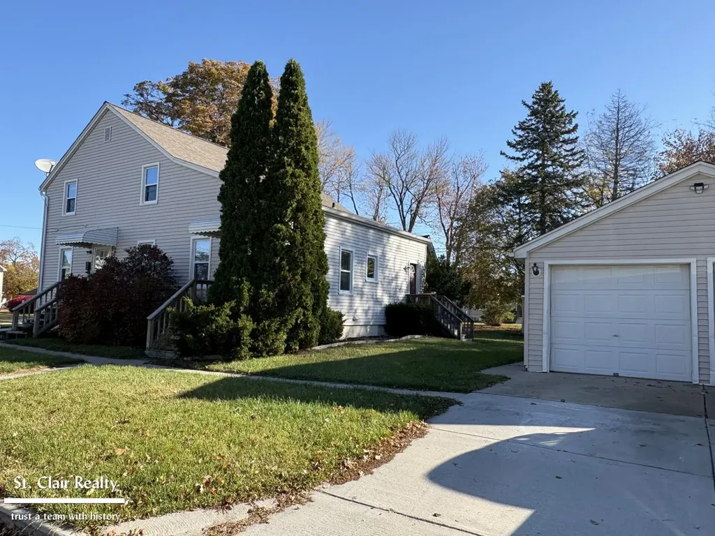 1017 Clinton Avenue St. Clair City MI 48079