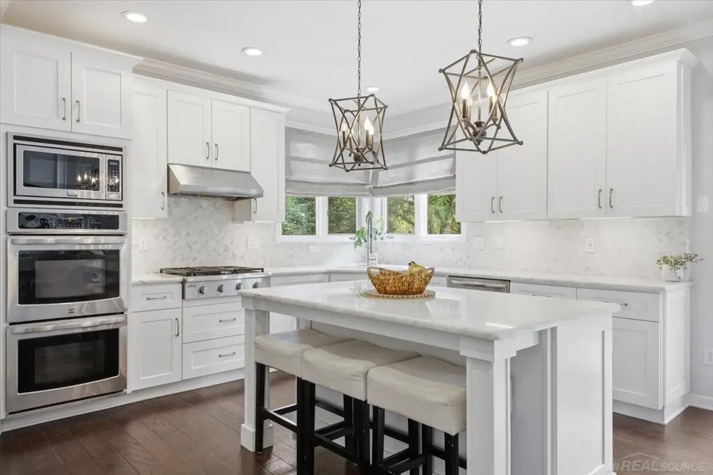 52250 Chickadee Lane Shelby Charter Township MI 48315