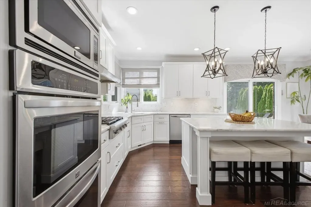 52250 Chickadee Lane Shelby Charter Township MI 48315