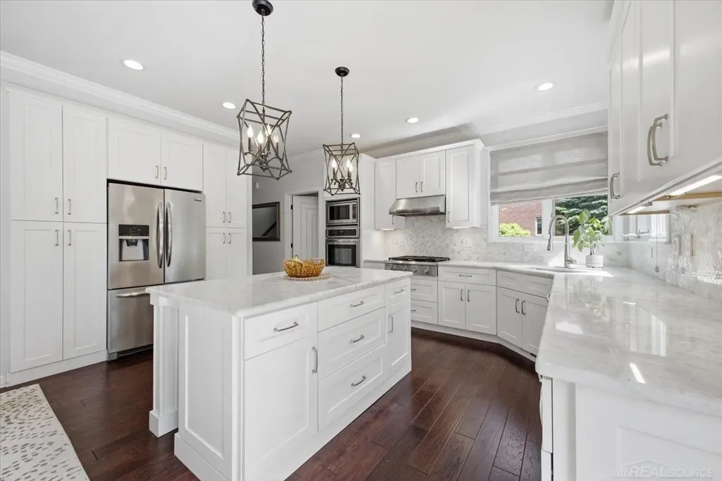 52250 Chickadee Lane Shelby Charter Township MI 48315