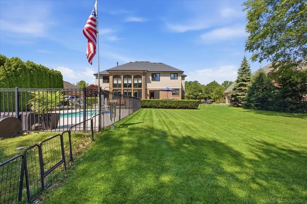 52250 Chickadee Lane Shelby Charter Township MI 48315