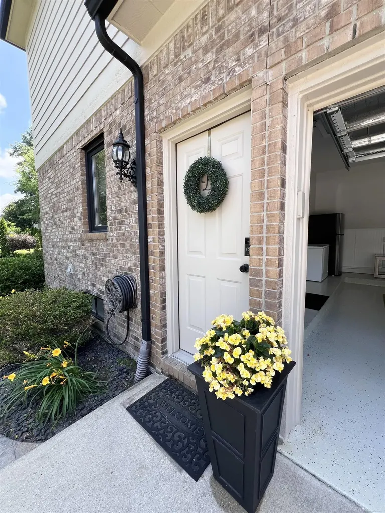 52250 Chickadee Lane Shelby Charter Township MI 48315