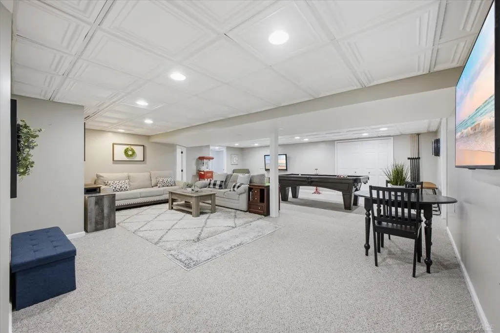 52250 Chickadee Lane Shelby Charter Township MI 48315