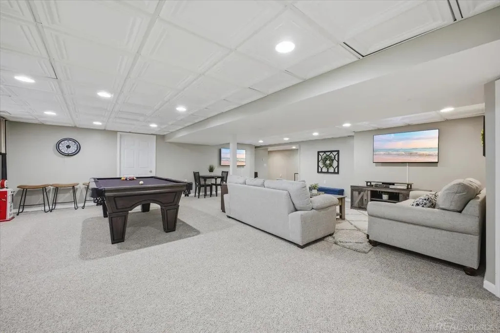 52250 Chickadee Lane Shelby Charter Township MI 48315