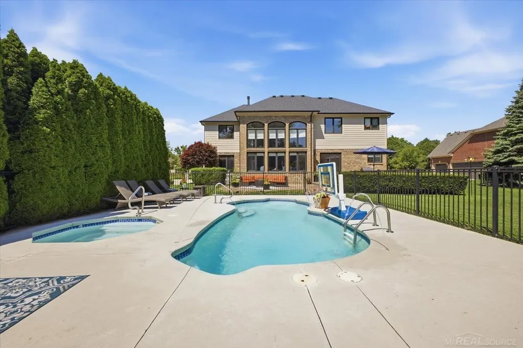 52250 Chickadee Lane Shelby Charter Township MI 48315