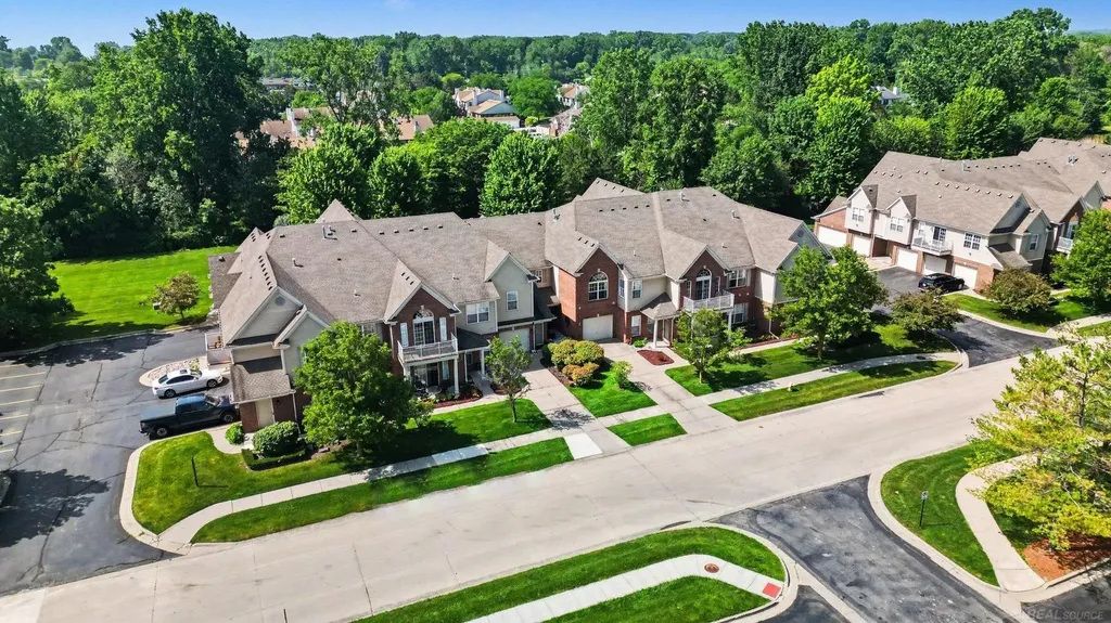 34604 Northrup Drive Chesterfield Township MI 48047