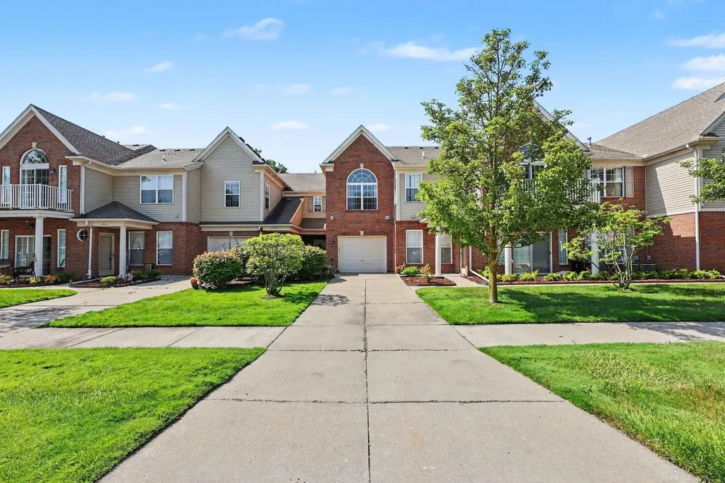 34604 Northrup Drive Chesterfield Township MI 48047