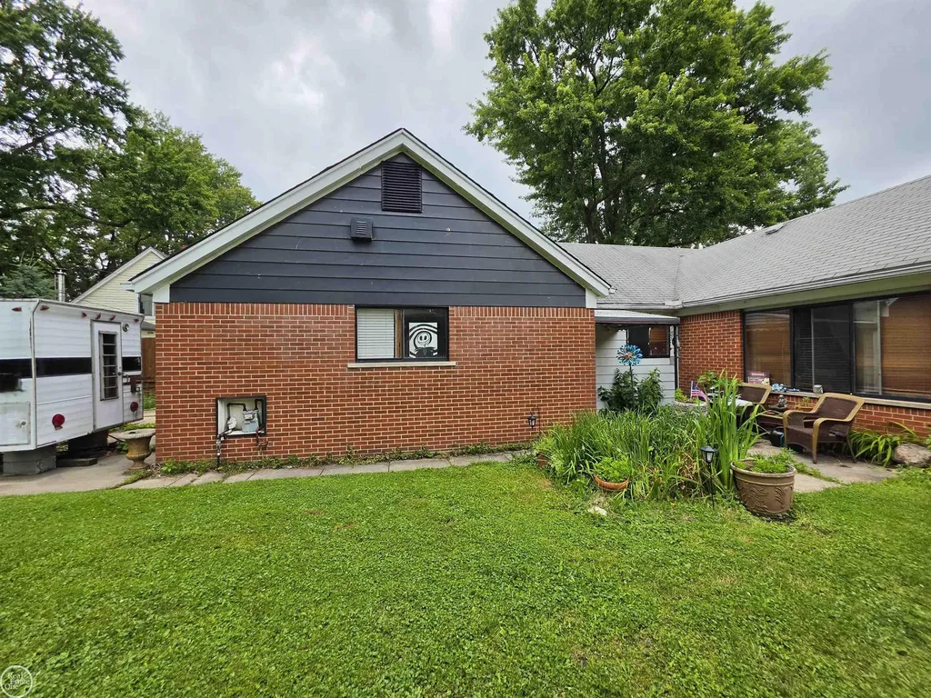 24741 Old Shook Road Harrison Charter Township MI 48045