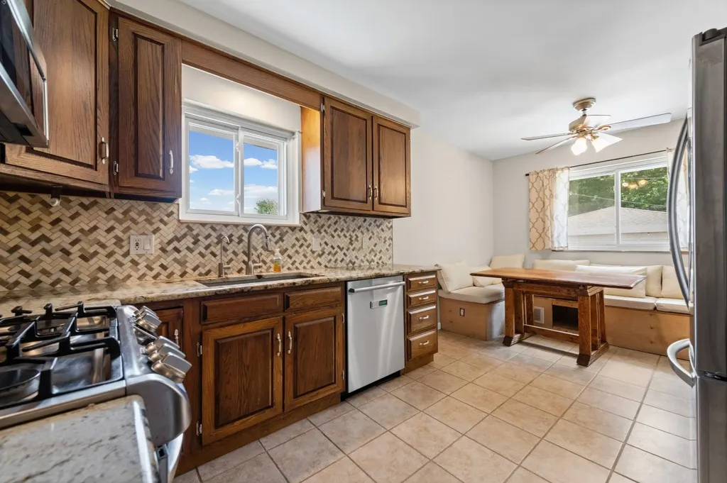 19924 Chalon Street St. Clair Shores City MI 48080