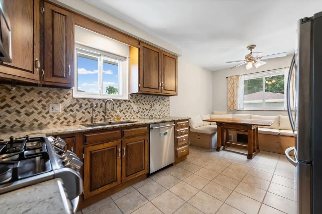 19924 Chalon Street St. Clair Shores City MI 48080
