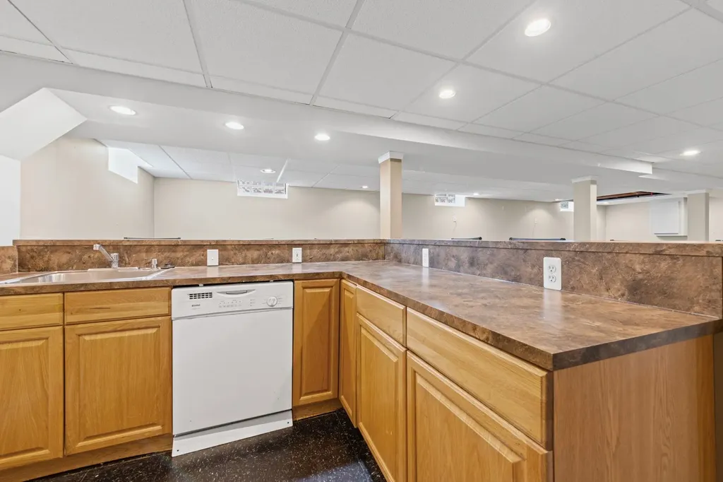 19924 Chalon Street St. Clair Shores City MI 48080