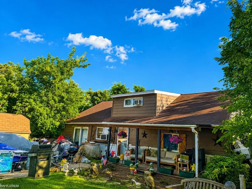 26148 Lamour Street Harrison Charter Township MI 48045