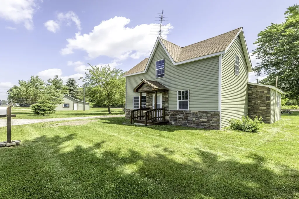 2649 Sherman Road Applegate Village MI 48401