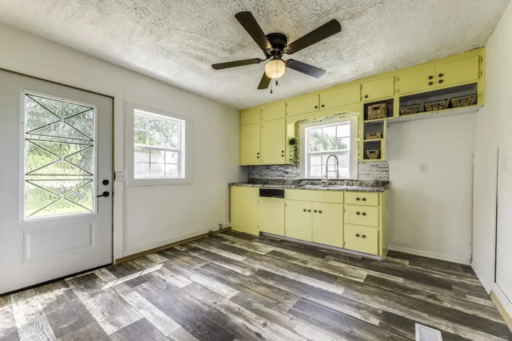 2649 Sherman Road Applegate Village MI 48401