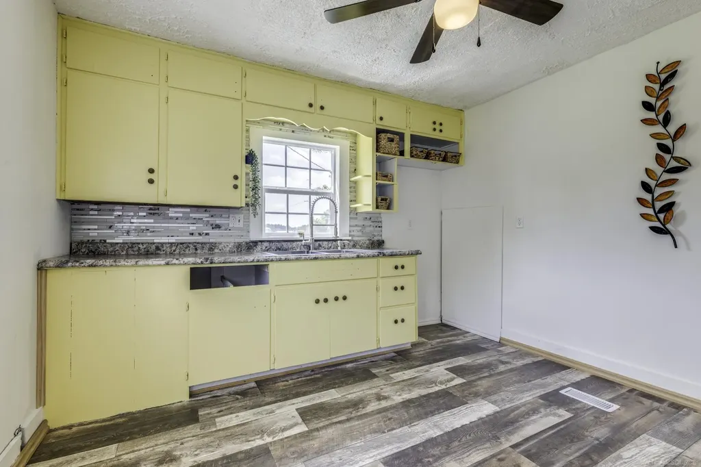 2649 Sherman Road Applegate Village MI 48401