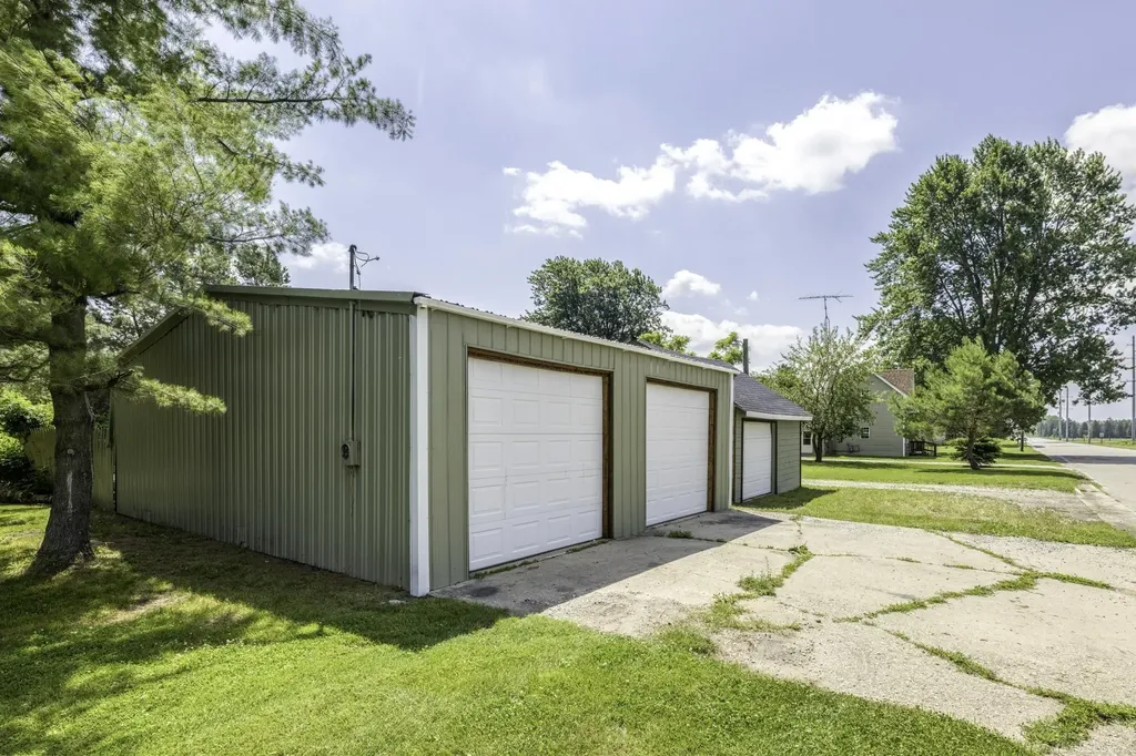 2649 Sherman Road Applegate Village MI 48401