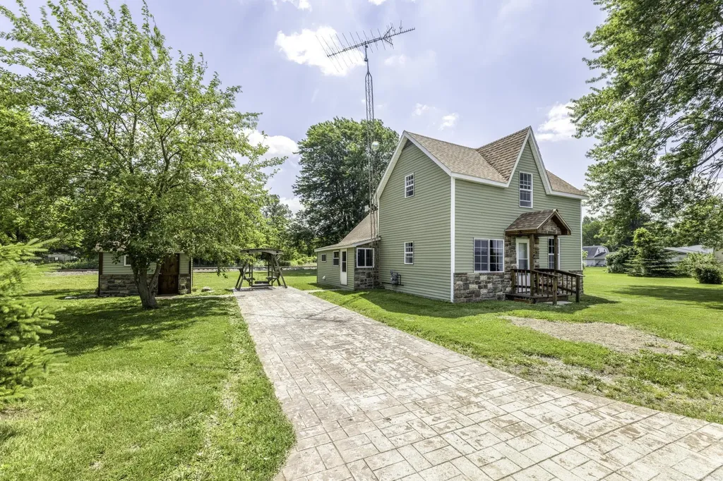 2649 Sherman Road Applegate Village MI 48401