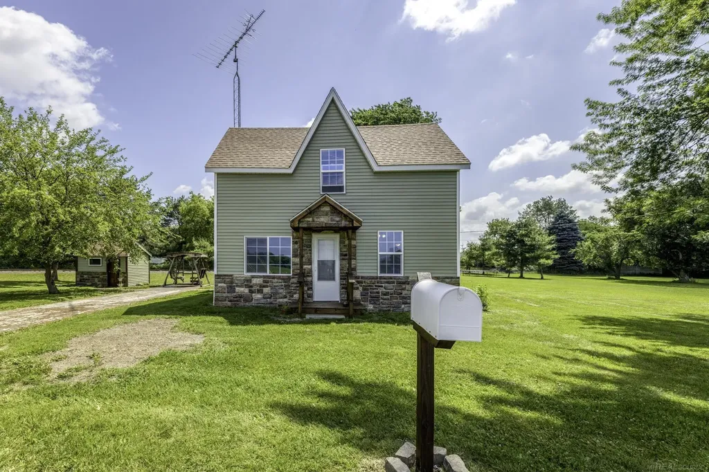 2649 Sherman Road Applegate Village MI 48401