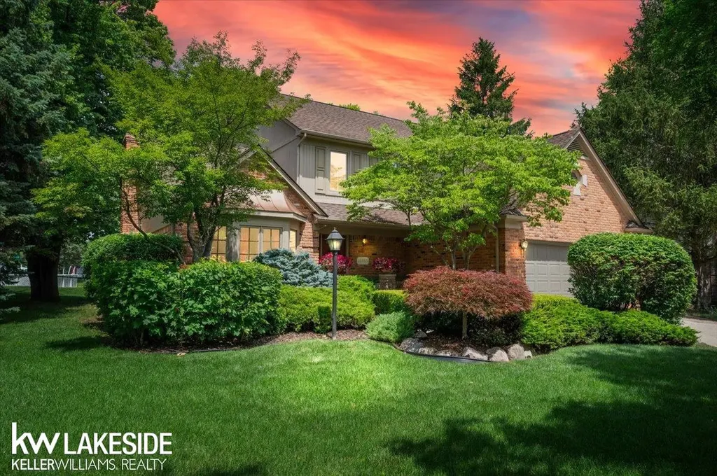16965 Huntington Woods Drive Macomb Township MI 48042